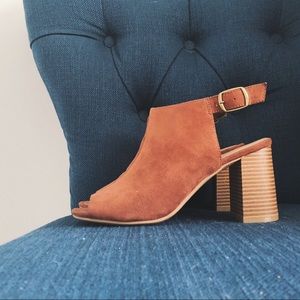Peep-toe Chestnut Booties | Chinese Laundry